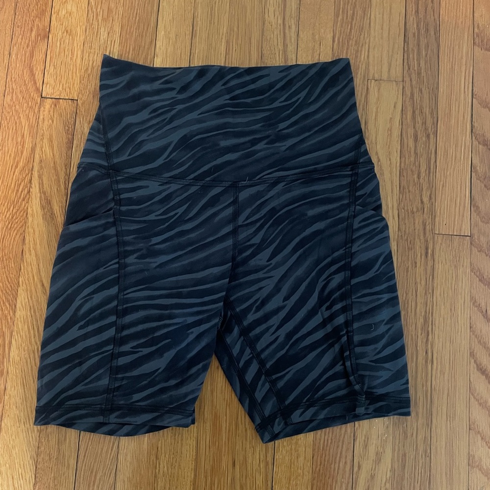 Lululemon Align Align High-Rise Shorts with Pockets 6” size 4